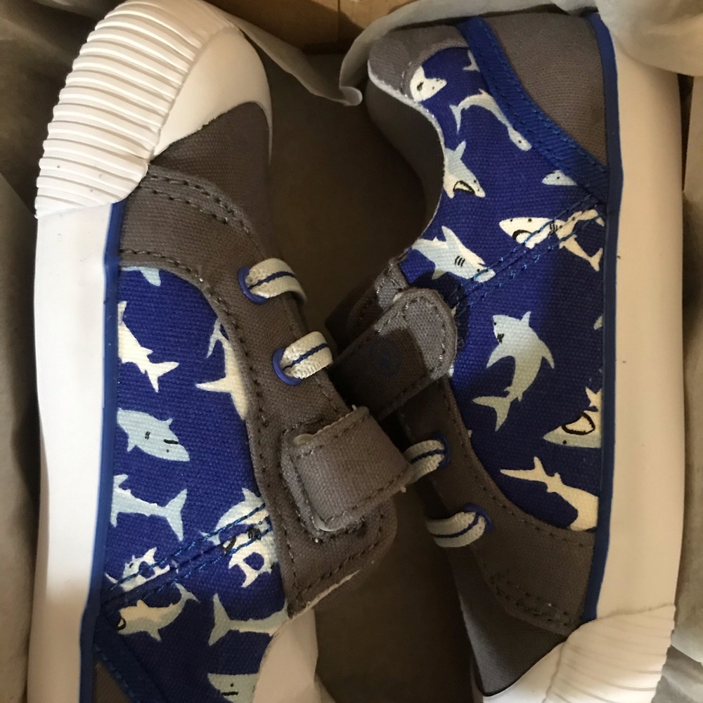 Stride Rite Sr Parker Grey with Sharks